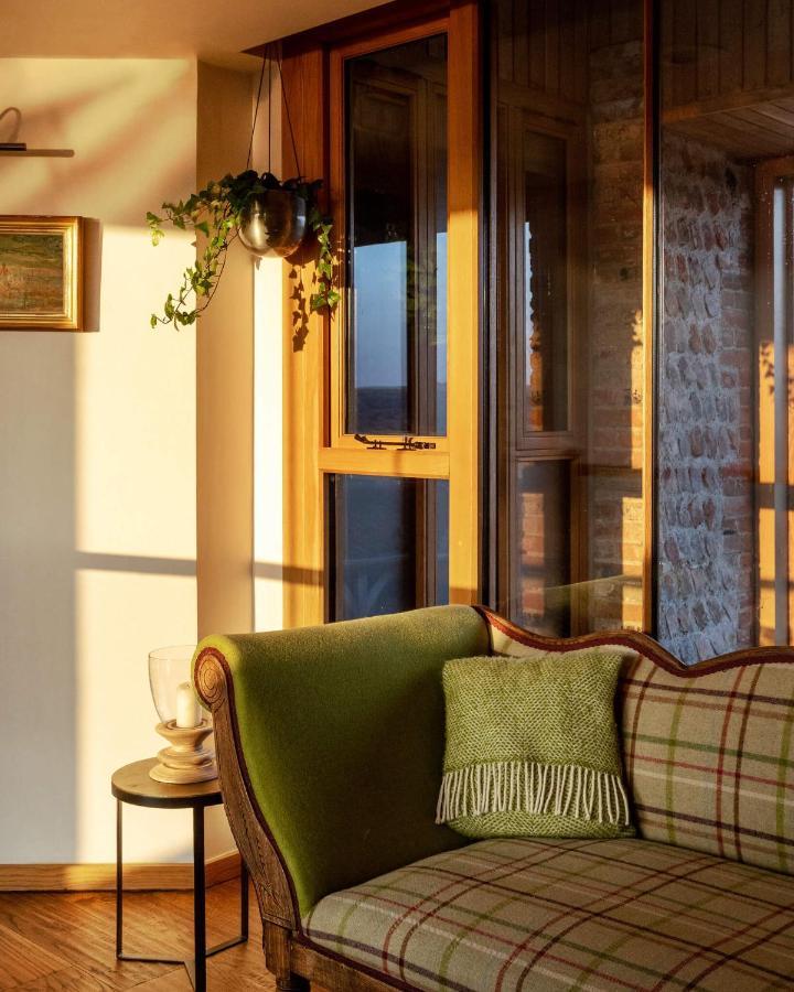Hotel Flint Barns, Rathfinny Wine Estate 3*